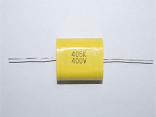Horizontal axial feedthrough capacitor