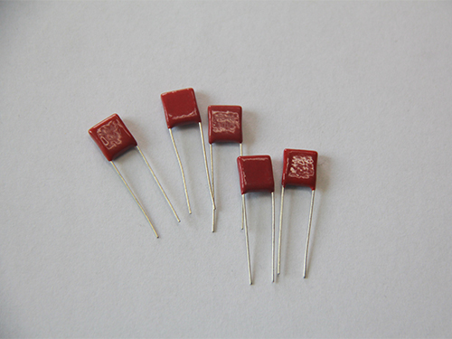 What are the characteristics of metallized film capacitors compared with ordinary film capacitors